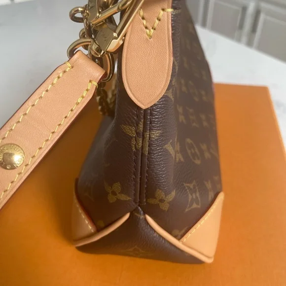 Authentic Louis Vuitton Boulogne PM Handbag - Picture 7 of 12